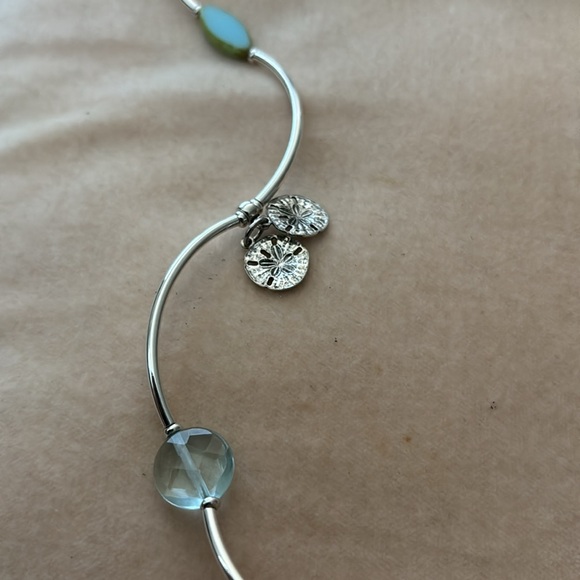 Desert Heart Silver Necklace - Picture 4 of 8